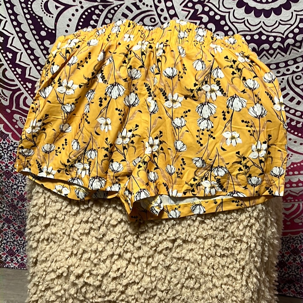 High waisted floral shorts